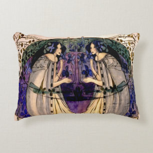 Frances MacDonald - Vår Prydnadskudde