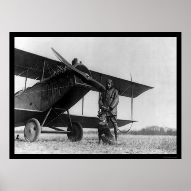 Frank Stanton med en katt på hans flygplan 1922 Poster (Framsidan)
