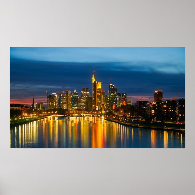 Frankfurt Tyskland Cityscape på natten Poster (Framsidan)