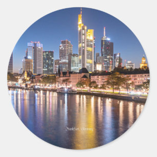 Frankfurt, Tyskland skyline. Runt Klistermärke