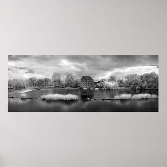 Frankrike, A Weir vid Mayenne River (version 2) Poster (Framsidan)