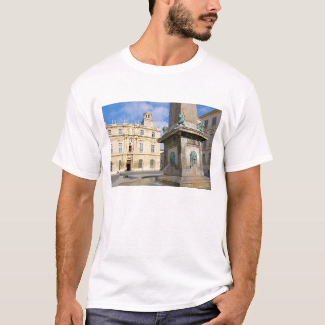 Frankrike, Arles, Provence, Place de la Tee Shirt (Framsida)