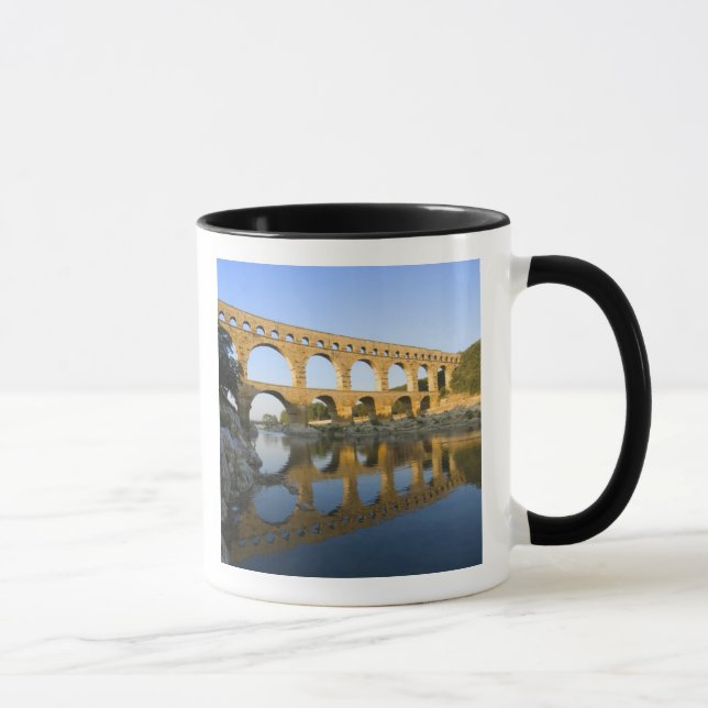 Frankrike, Avignon. Den romerska akvedukten Pont d Mugg (Höger)