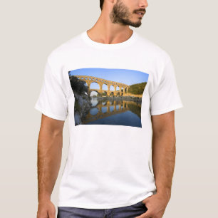 Frankrike, Avignon. Den romerska akvedukten Pont d Tee Shirt