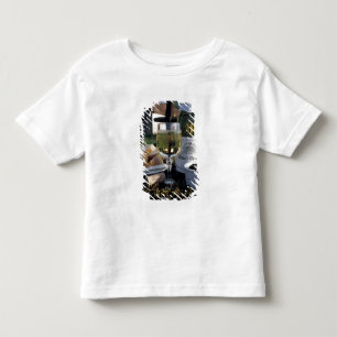 Frankrike, Burgund, Chablis. Lokalt vin och T-shirt