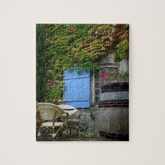 Frankrike, Les Baux de Provence, kafé uteservering Pussel (Vertikal)