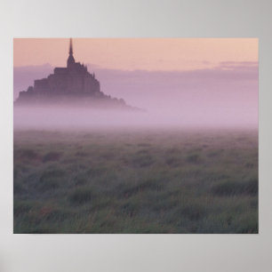 FRANKRIKE, Normandie Mont St. Michel. Morgondimma Poster
