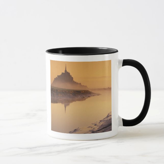 FRANKRIKE, Normandie Mont St. Michel. Morgonljus Mugg (Höger)