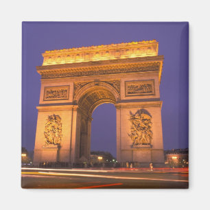 Frankrike, Paris, Arc de Triomphe i skymningen. Magnet