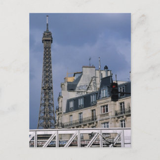 Frankrike, Paris, Eiffel Torn bakom tunnelbana tåg Vykort