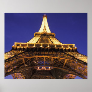 FRANKRIKE, Paris Eiffeltornet, kvällsutsikt Poster