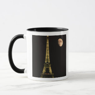 Frankrike, Paris. Eiffeltornet på natten med Mugg