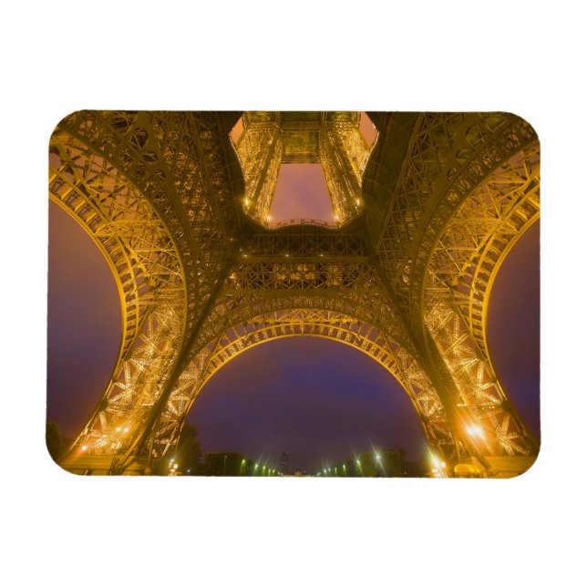 Frankrike, Paris. Eiffeltornet upplyst kl 2 Magnet (Horisontell)