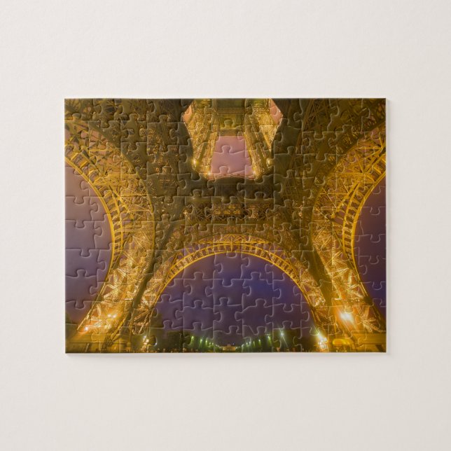 Frankrike, Paris. Eiffeltornet upplyst kl 2 Pussel (Horisontell)