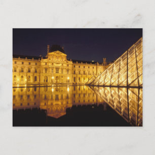 Frankrike, Paris, Louvre museet på natten. Vykort