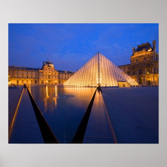Frankrike, Paris. Louvre-museet vid vriden. Poster (Framsidan)