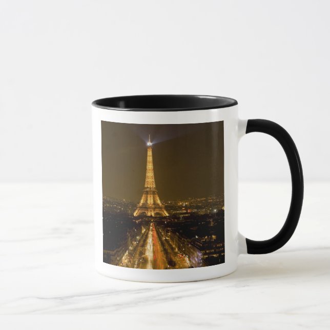 Frankrike, Paris. Nattlig vy av Eiffeltornet Mugg (Höger)