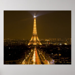 Frankrike, Paris. Nattlig vy av Eiffeltornet Poster