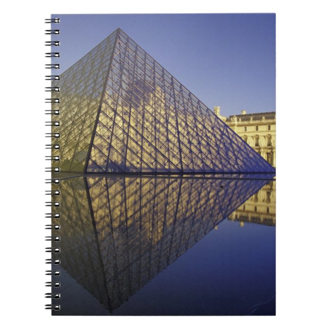 FRANKRIKE, Paris Reflektion, Pyramid. Louvren Anteckningsbok Med Spiral (Framsidan)