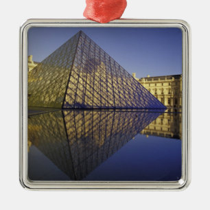 FRANKRIKE, Paris Reflektion, Pyramid. Louvren Julgransprydnad Metall