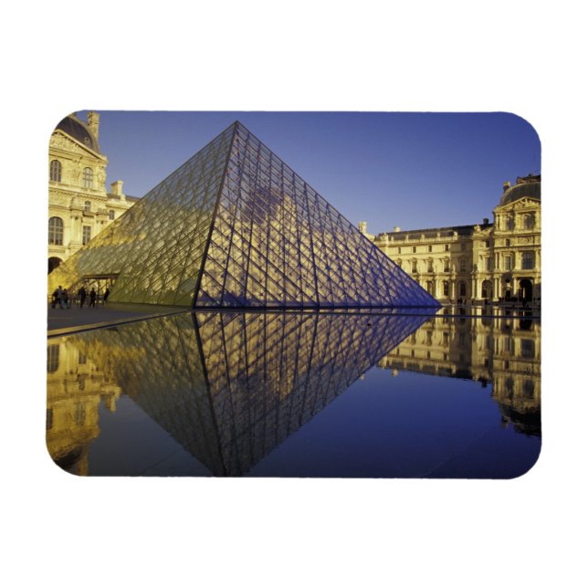 FRANKRIKE, Paris Reflektion, Pyramid. Louvren Magnet (Horisontell)