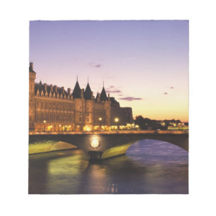 Frankrike, Paris, Seinefloden och Conciergerie vid Anteckningsblock