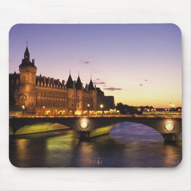 Frankrike, Paris, Seinefloden och Conciergerie vid Musmatta (Framsidan)