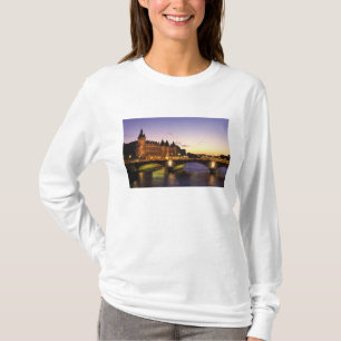 Frankrike, Paris, Seinefloden och Conciergerie vid Tee