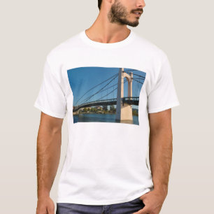 Frankrike, Rhone-Alperna, Condrieu, bro över 2 Tee Shirt