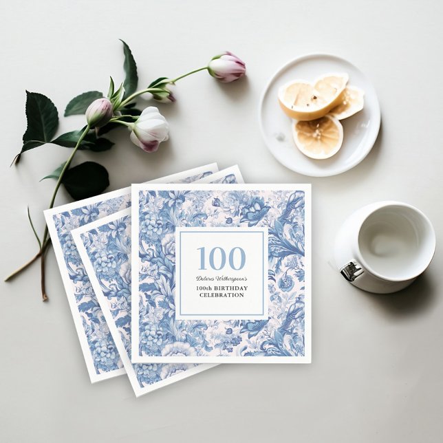 Fransk Blue Toile 100:e födelsedagsfirandet Pappersservett (Personalize these French blue toile party napkins for your event.)