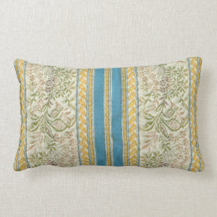 Fransk broderad blommatygLook Lumbarkudde