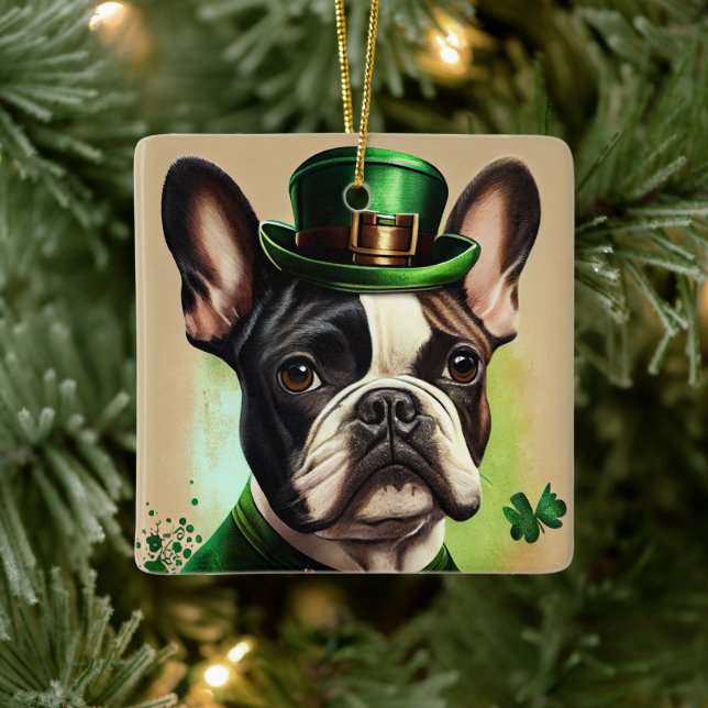 Fransk Bulldog i St. Patrick Dress Julgransprydnad Keramik (Träd)