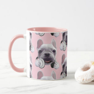 Fransk Bulldog med hörlurar Mugg