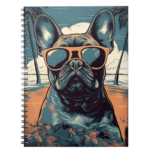 Fransk Bulldog på en tropisk strand under solnedgå Anteckningsbok (Framsidan)