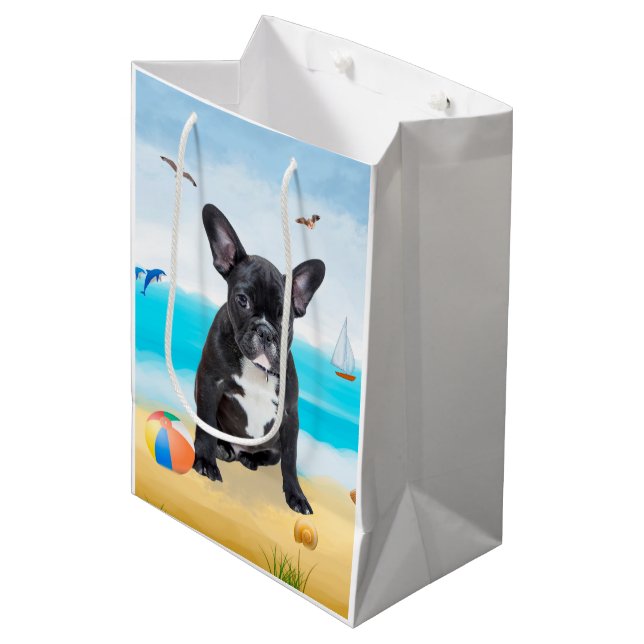 Fransk Bulldog på Strand (Framsidan Vinklad)