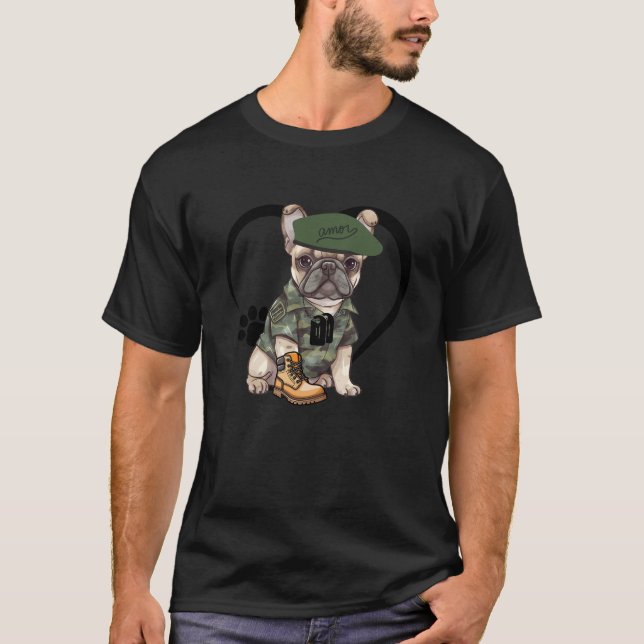 Fransk Bulldog Puppy i Camo Outfit & Grönt Beret T Shirt (Framsida)