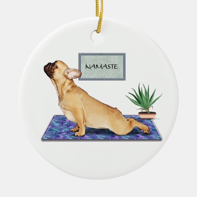 Fransk Bulldog som gör Hund Yoga Pose uppåt Julgransprydnad Keramik (Framsidan)