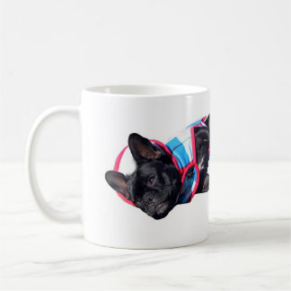 Fransk bulldogg som kopplar av, Paris logotyp, Kaffemugg