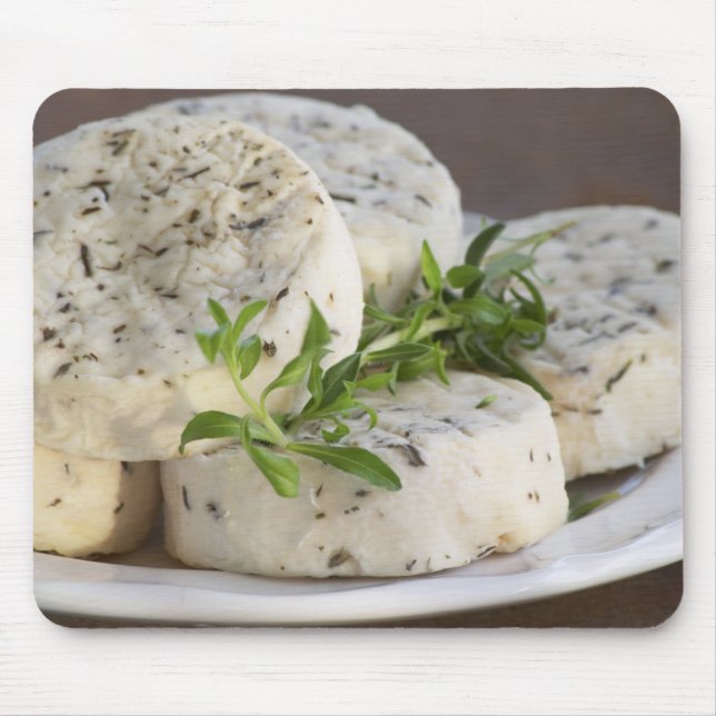 Fransk getost - chevre - med örter på musmatta (Framsidan)