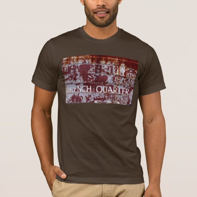 FRANSK INKVARTERAR designt-skjortan Tee Shirt (Framsida)