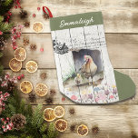 Fransk Land Blommigt Plymouth Sten Chickens Liten Julstrumpa<br><div class="desc">Cute,  Plymouth Sten Hen och hennes chick bakom färgstarka blommigtar. Jordbrukshus land,  vintage,  segrare,  skyltskylt på en sliten,  vit bakgrund av träskivor. Perfekt för ett rustiskt bondhus eller en fransk land julvibe.</div>
