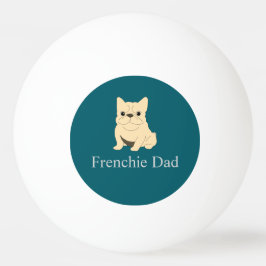 Fransk pappa, krämfärgad fransk bulldogg. pingisboll