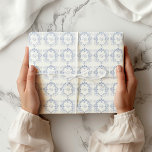 Fransk Vintage Blommigt Dubbla Monogram Bröllop Presentpapper<br><div class="desc">Vår "Fransk Vintage Blommigt"-samling har blommigtar för vattenfärgsfärgad vintage i blåtoner och folie i olika färg med lätt anpassade typsnitt för ett perfekt elegant trädgårdsbröllop. Sök efter fler objekt från den här samlingen i vår butik. Kontakta oss om du har några speciella förfrågningar via e-post eller chatta och vi kommer...</div>