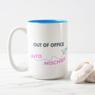 Frånvarande. Into MisChief Två-Tonad Mugg