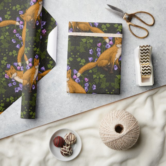 Fräv, klockblommor och vild, grönt, orange och vio presentpapper (Hantverk)