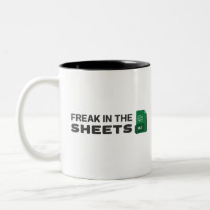 Freak i lakan-kaffe med två ton mugg
