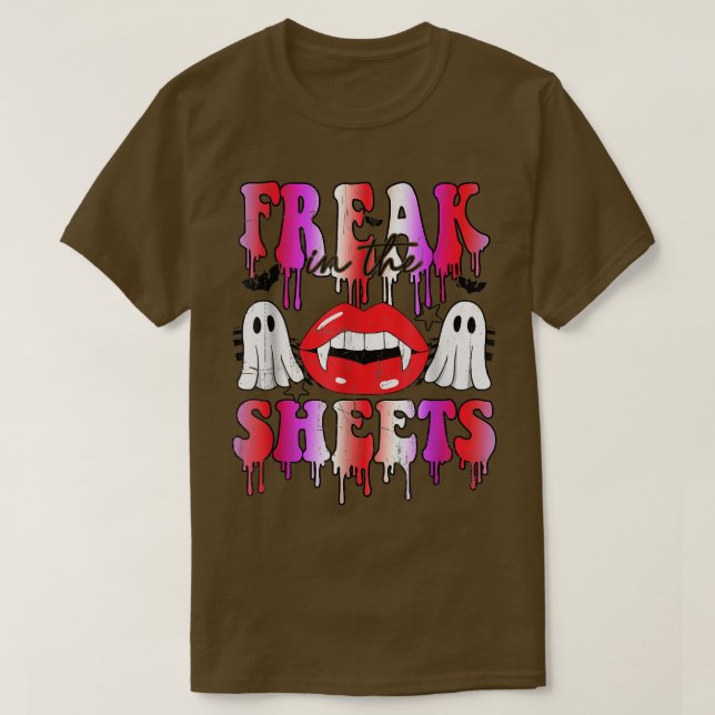 Freak In The Sheets Funny Halloween Boo Ghost Vamp T Shirt (Design framsida)