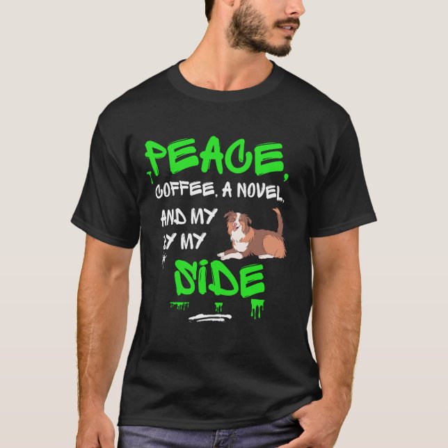 FRED, kaffe, en roman och min hund vid min sida T Shirt (Framsida)