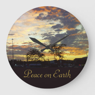 Fred på Earth Wall Clock by RoseWrites Stor Klocka
