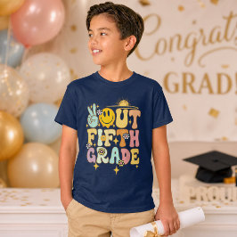 Freda ut femman klass 2026 Färgglada ungar Examen T Shirt